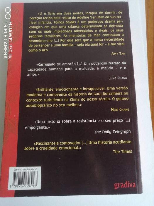 Livro "Folhas Caídas" de Adeline Yen Mah
