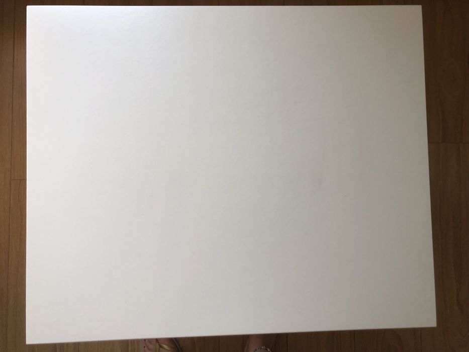 Mesa de apoio branca