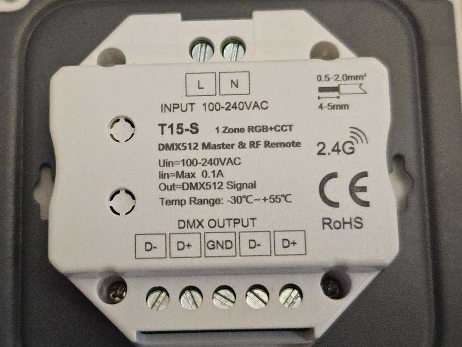 T15-S(W) Panel LED naścienny dotykowy RGB+CCT 1 strefowy DMX512