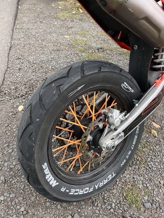 STN-V-8 motard