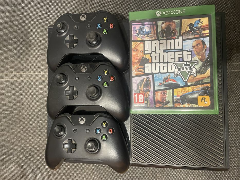 Xbox One Konsola 500GB 3x Pady + 3 gry