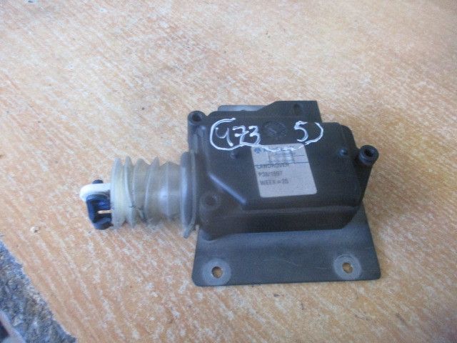 Fechadura / fecho da mala LAND ROVER Range Rover II (P38A)