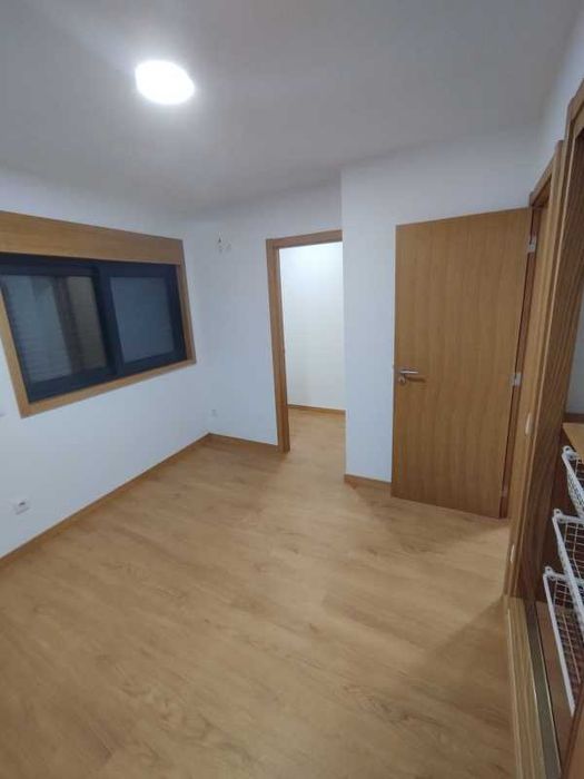 Moradia T2+1 totalmente reconstruída | 130m² | Garagem e duas entradas