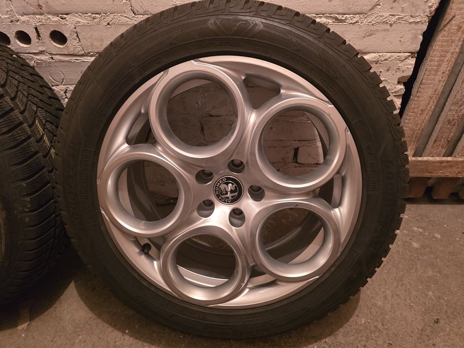 4 x Felgi Aluminiowe Alfa Romeo Tonale z oponami zimowymi 235/50 R18 2022 rok
