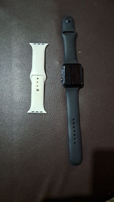 Продам епл вотч 3 серія.