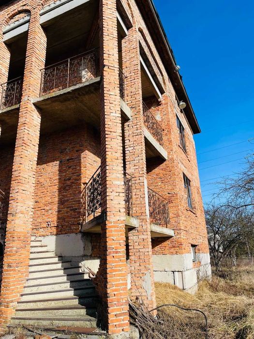 Недобудова 70% готовності, 576 м², с. Раневичі, 23 сотки, Дрогобич 1хв