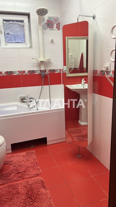 Дом у моря с  ремонтом и документами