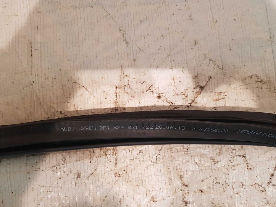 Uszczelka przednich tylnych prawych drzwi 8X 5d EU Audi A1 10-18