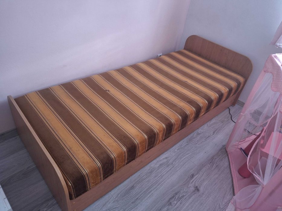 Tapczan, łózko pojedyncze