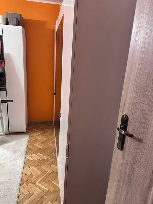 Sprzedam używaną białą szafę LINATE typ 23