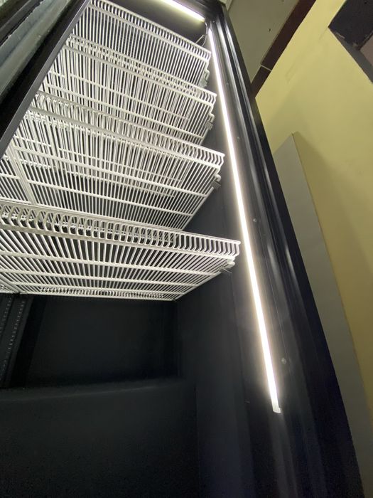 UBC Extra Lardge Холодильный шкаф Витрина для напитков Холодильник