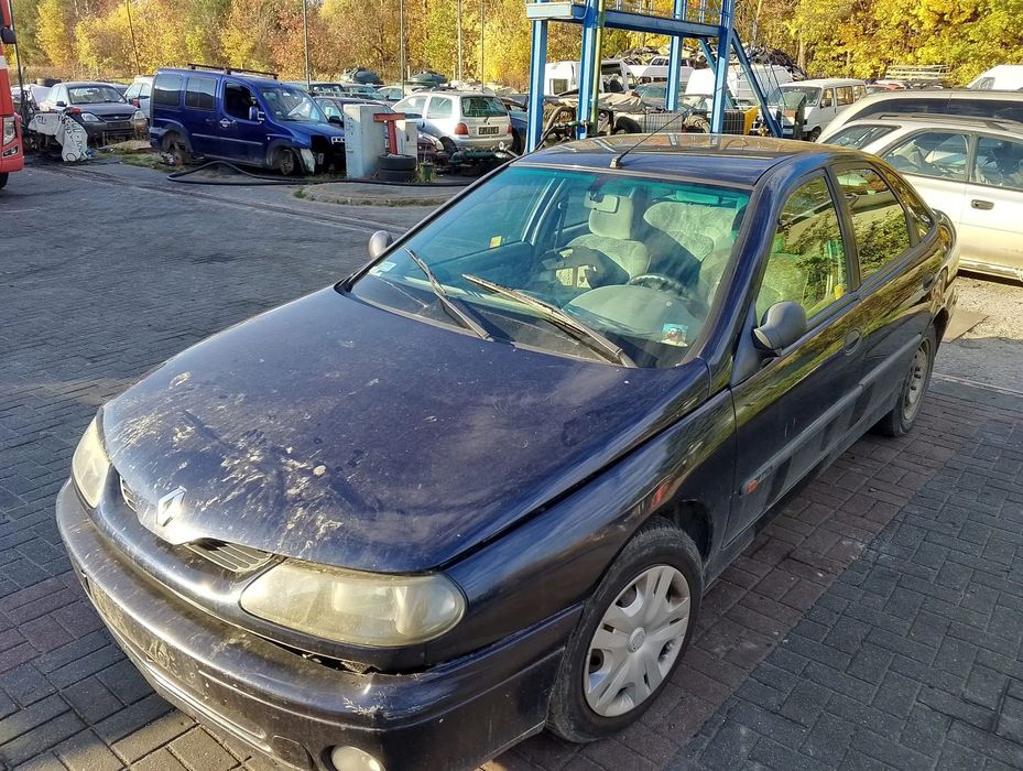 Renault Laguna I FL (98-01.) 1.9DTI 96KM. Silnik F9Q 716 Skrzynia JC5 085 lakier NV472 / 472 - DUSK BLUE.Cały na części. GWARANCJA !!!  Przód Tył Zestaw Komplet Drzwi Klapa Zderzak Błotnik Maska Grill Atrapa Szyba Pas Lampa Lusterko Boczki Fotel Kanapa Ko