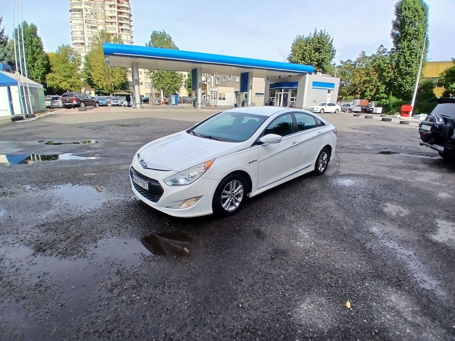 Hyundai sonata Гибрид