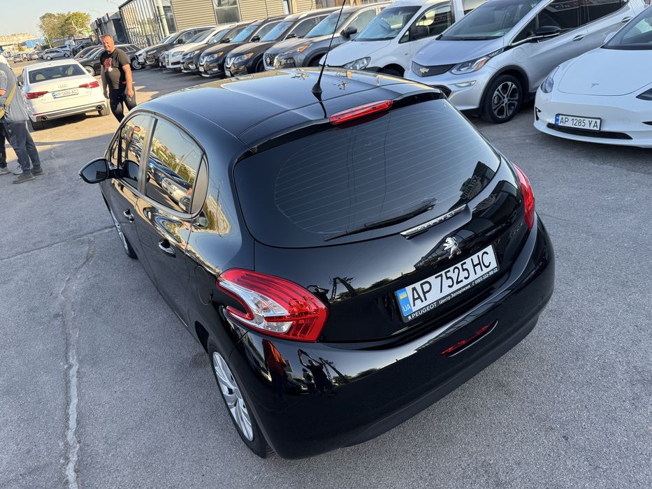 Продам Peugeot 208