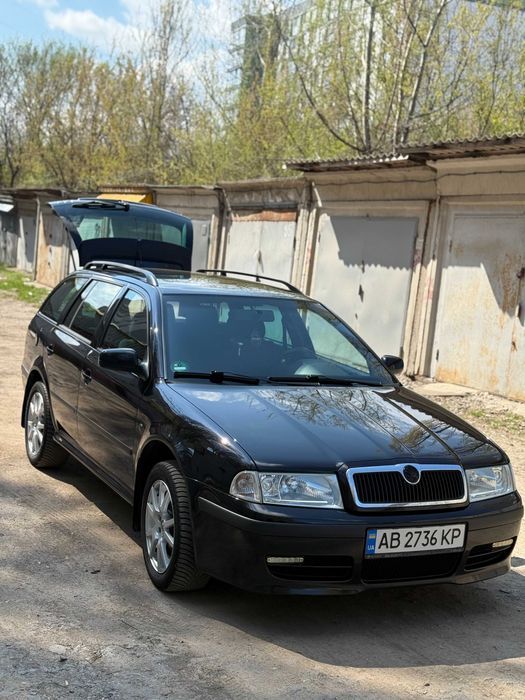 продати авто легковий автомобіль в гарному стані шкода октавія тур 2009рік. Технічно обслужене сів і поїхав