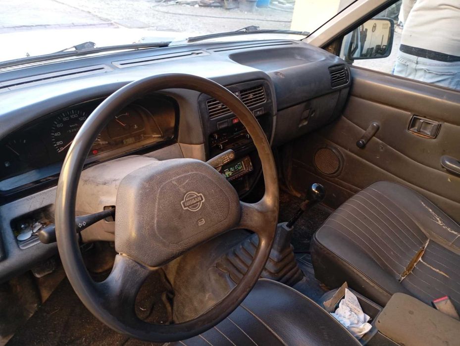 carrinha de caixa aberta nissam