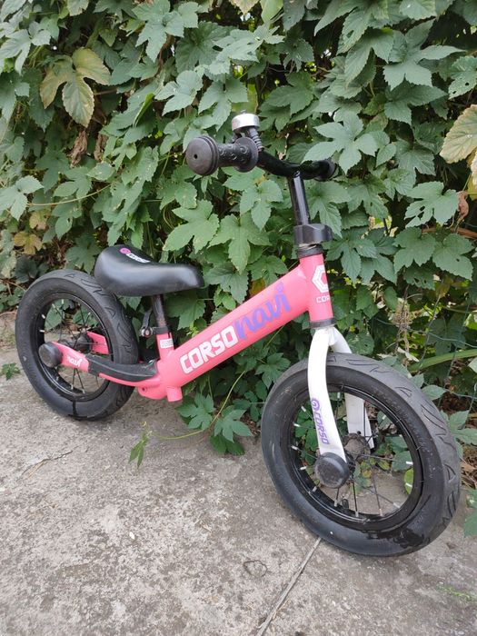 Велобіг, беговел для дівчинки