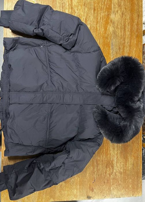 Пуховик OYSHO чорний