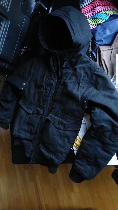 ocieplana krótka kurtka H&M pilotka bejsbolówka pilotka Brandit