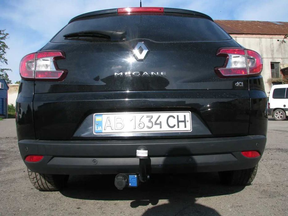 ФАРКОП на Renault Megane 3 4 (Рено Меган). Причіпне з розеткою та дротами.