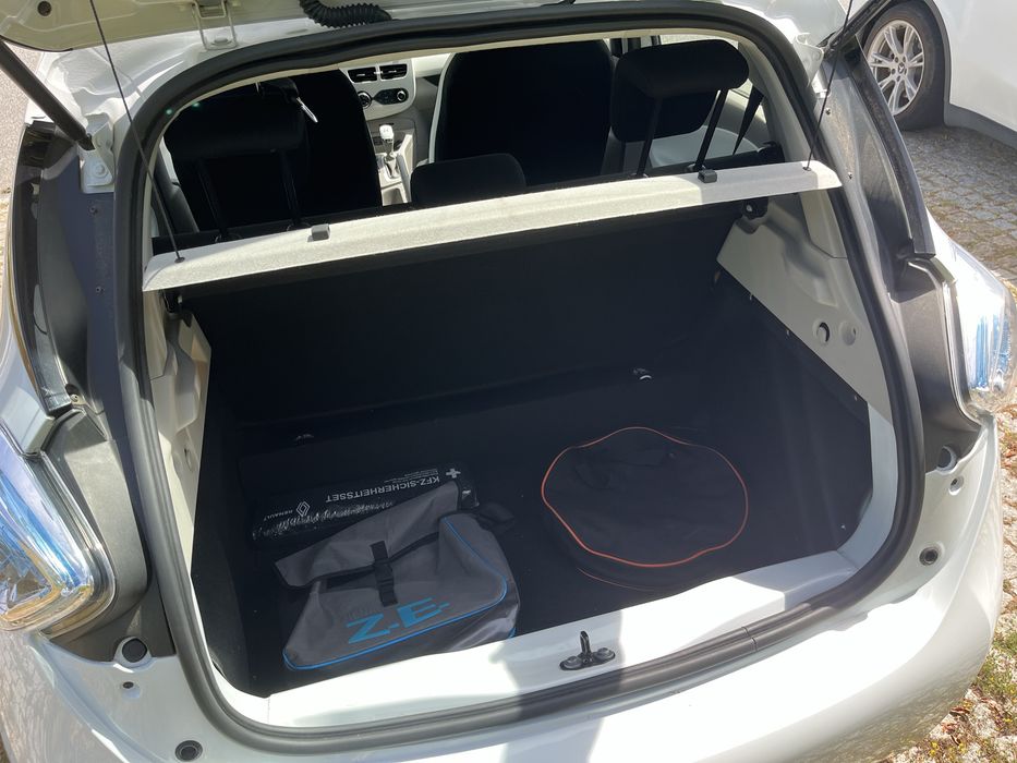 Renault Zoe 2018 – 37.000km – Bateria Própria – Carregamento Rápido AC 43kW – Impecável