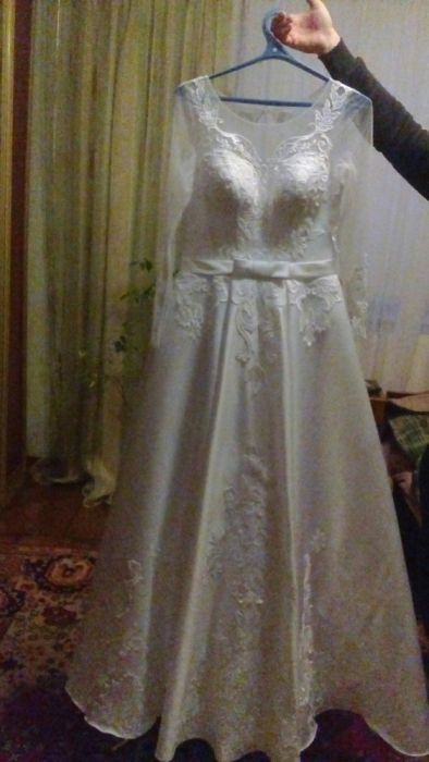 Весільна сукня