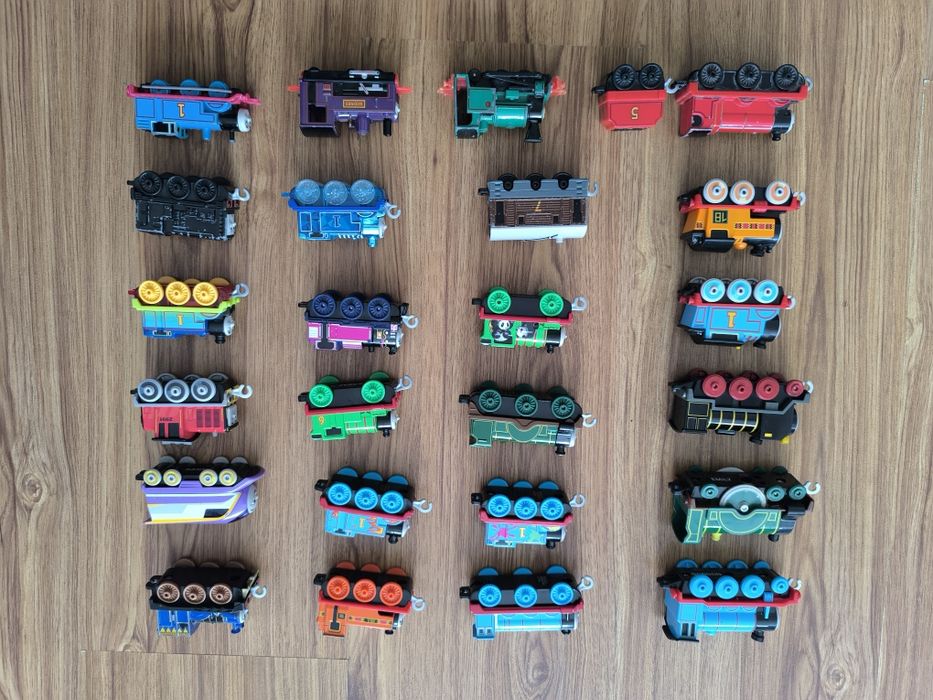 Фірмовий паровозик поїзд Томас Thomas and friends