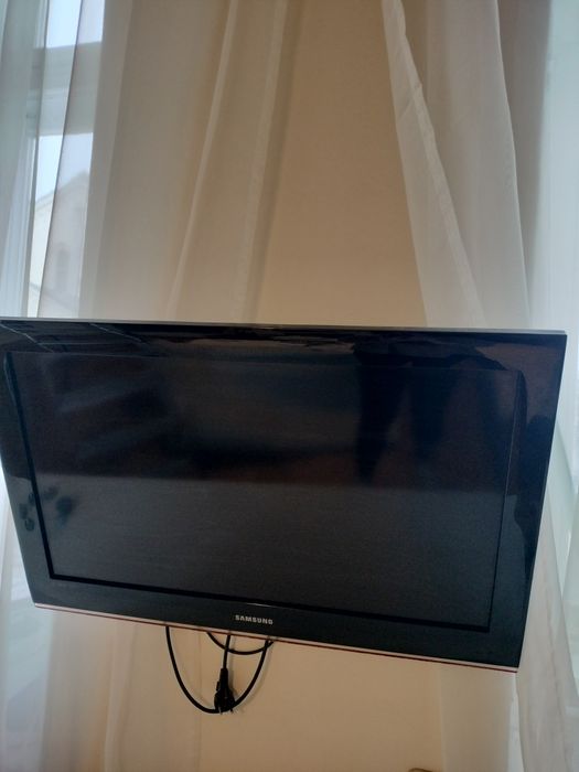 Telewizor Samsung 32 cale z hakiem