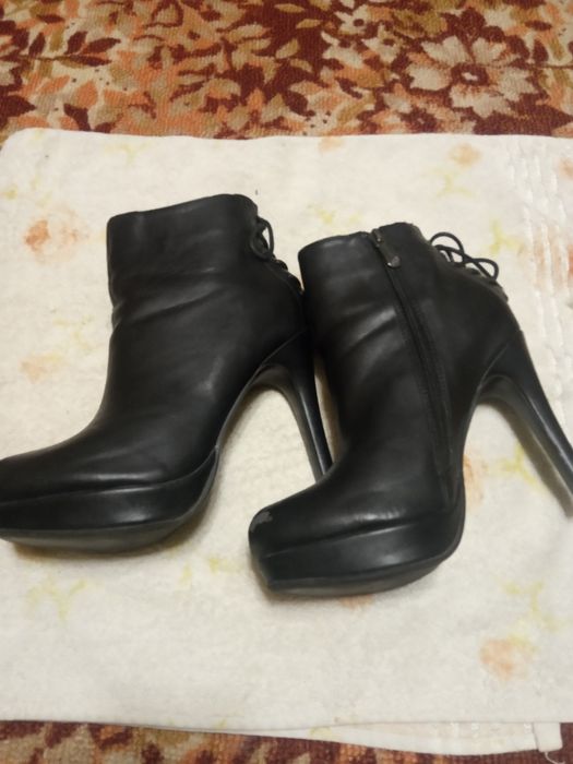 Продам. Ботинки женские. T. TACCARDI.