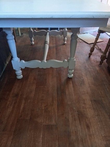 Vendo mesa em mui bom estado, O preço é 150 euros mas pode ser negociável