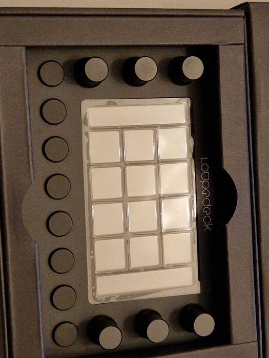 Loupedeck Live Stream Deck - com muito pouco uso / em caixa