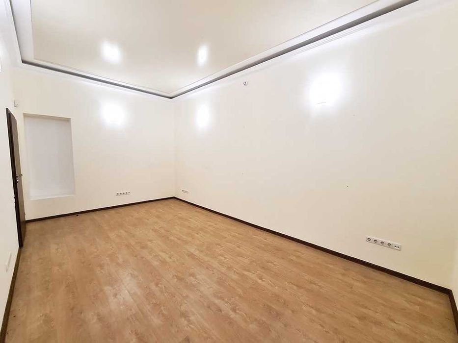 Работайте в тишине, а не на кухне. Светлый офис 20 м² на Дальницкой.