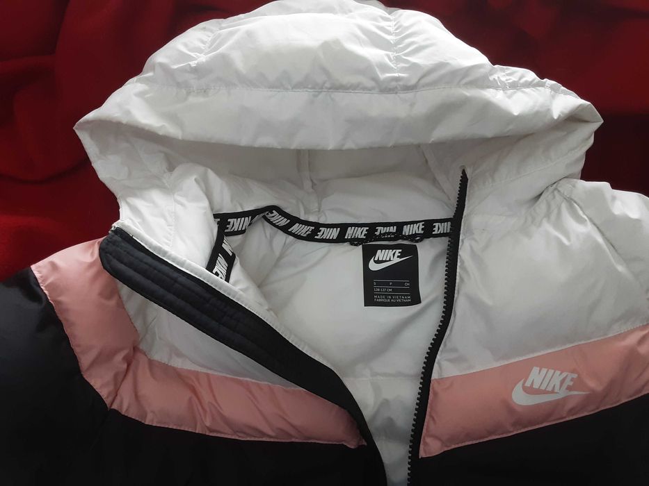 Blusão Nike S e ténis Reebok 19,5