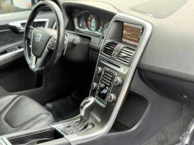2015 Volvo XC60 T6 Platinum