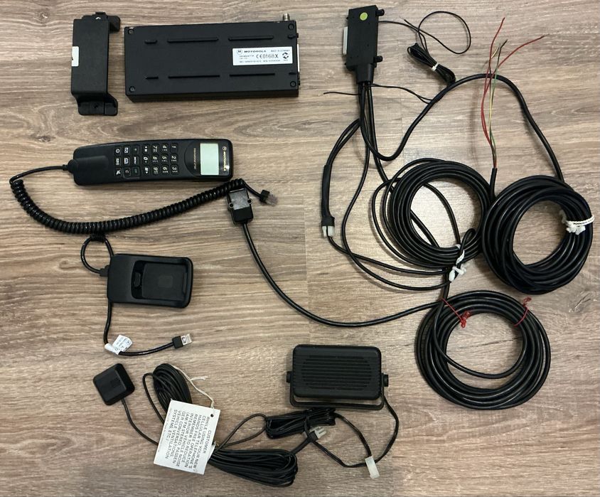 Motorola international 2700 GSM telefon samochodowy,stan idealny bez blokad