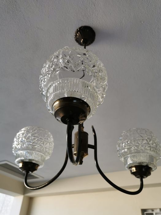 Candeeiro em bom estado