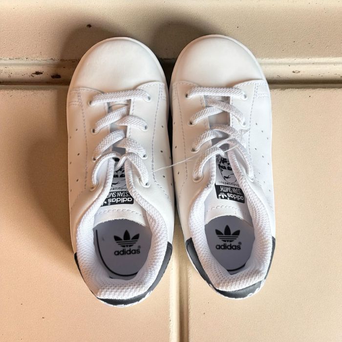 Adidas Stan Smith dziecięce białe sneakersy r. 26