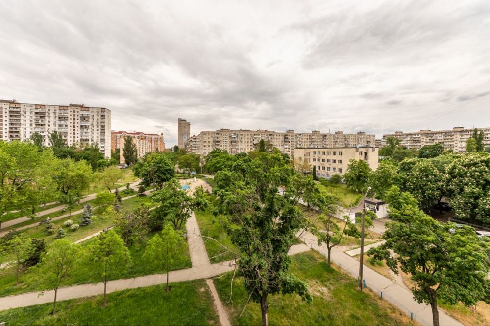 Подобово квартира біля метро