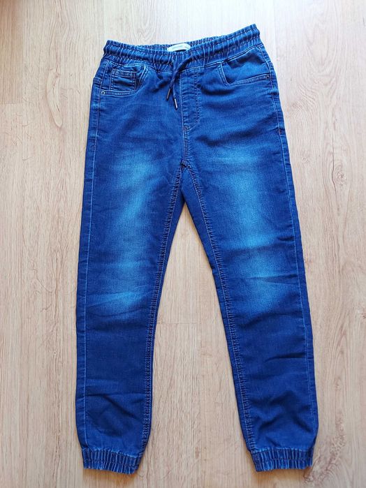Spodnie jeansowe joggery chłopięce. Rozmiar 152.