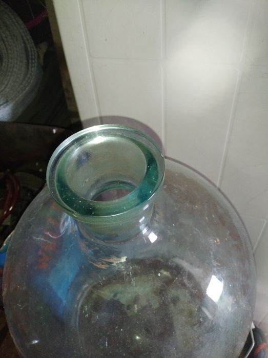 Продам бутыли на 20 литров