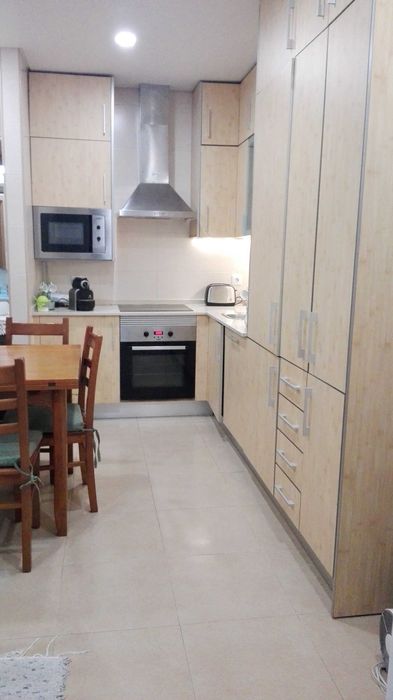 Casa de férias T2 no centro de Sesimbra a 90 metros da praia.