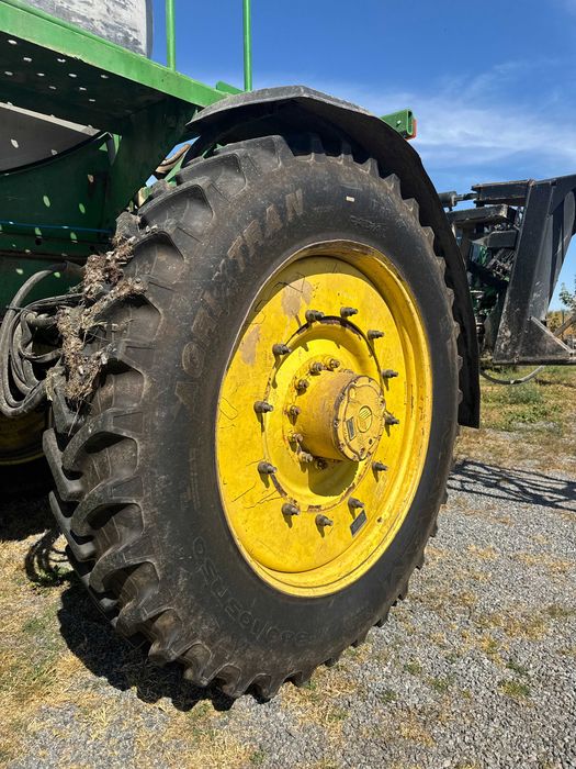 Обприскувач John Deere 4930