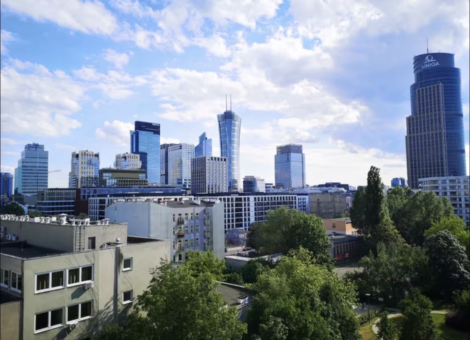 Kawalerka przy Żelaznej z balkonem