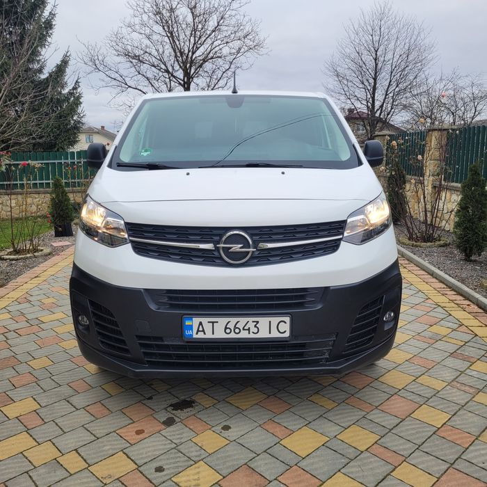 Opel Vivaro 2019r, пасажирний