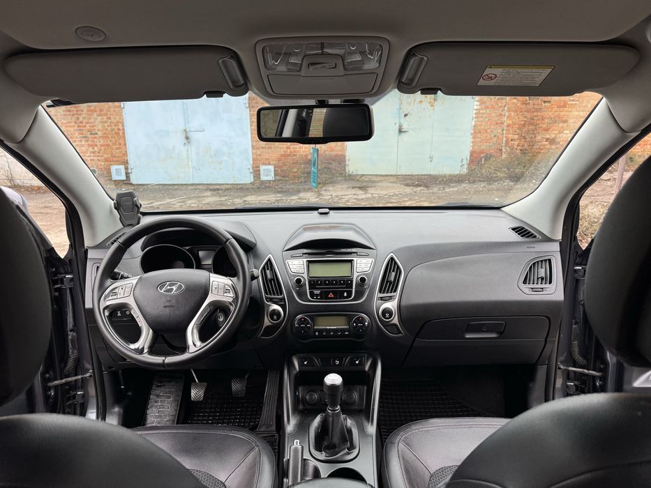 Продам офіційний HYUNDAI IX35 гбо повний привід
