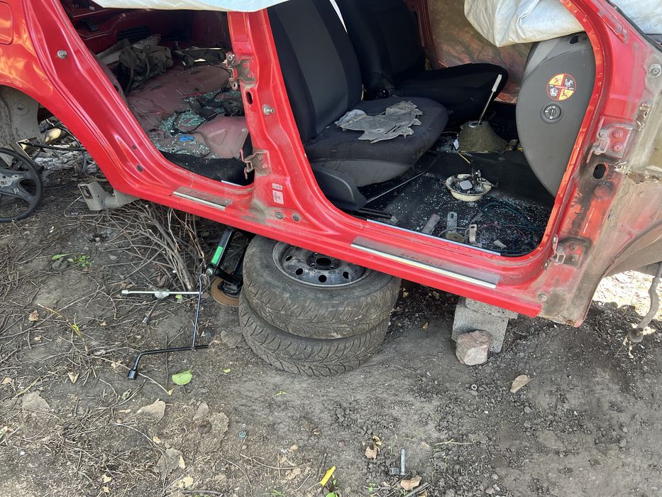 Бампер dacia sandero logan