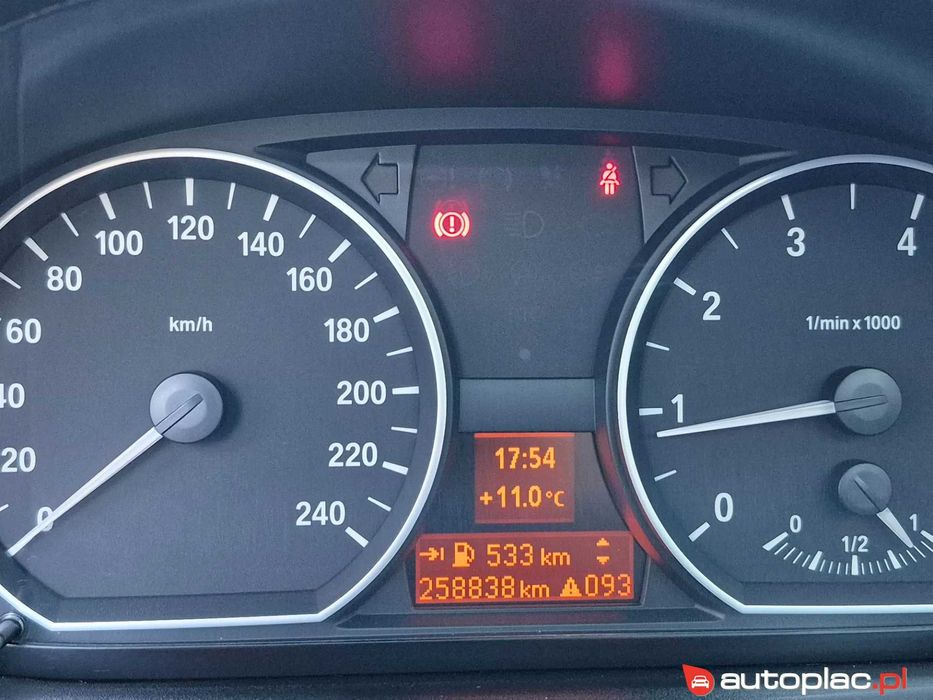 BMW Seria 1 E81 2.0 122KM Benzyna