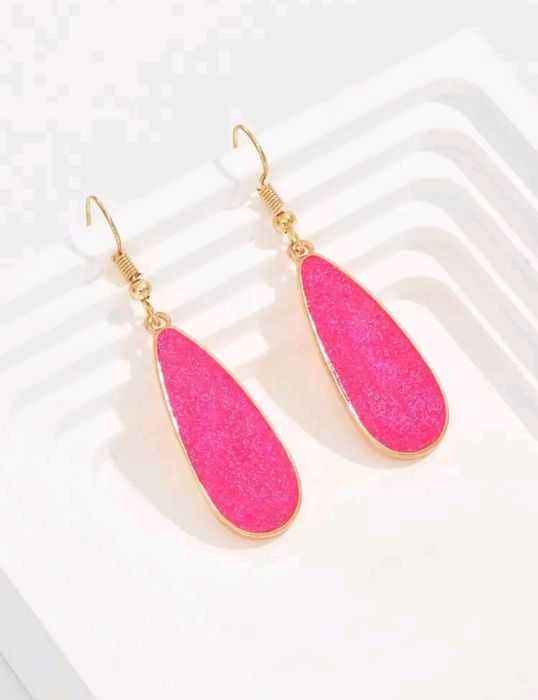 Kolczyki wiszące geometryczne różowe łezki Biżuteria stylowa