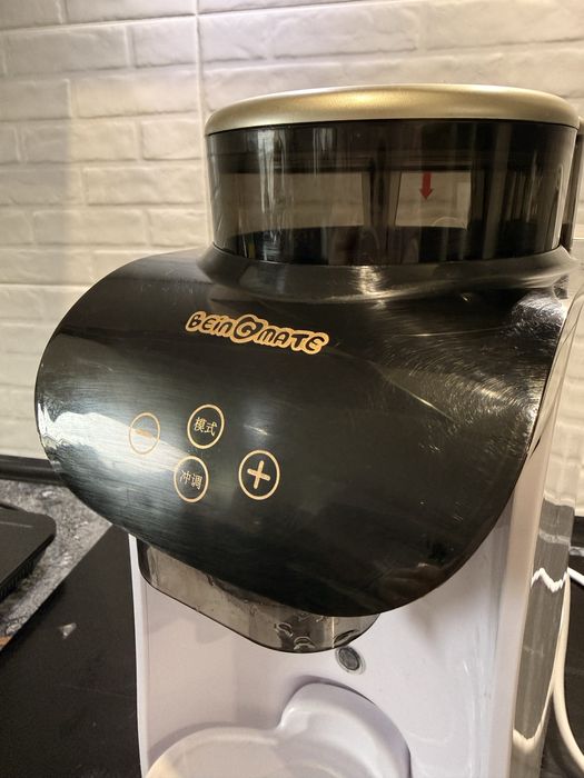 Машина , для приготування дитячої суміши .