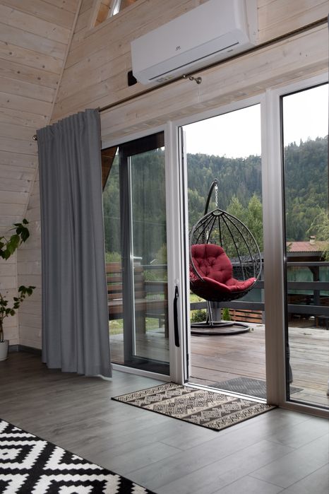 Оренда котедж з чаном в Карпатах у стилі А-фрейм